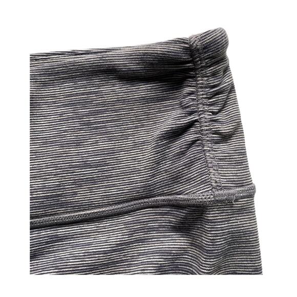 Lululemon Cropped Leggings Sz 4 Gray Striped Ruched Hem Capri Yoga Pants - Picture 4 of 9